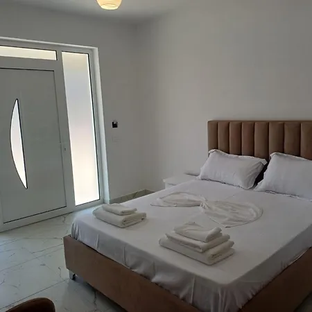Genti Apartment